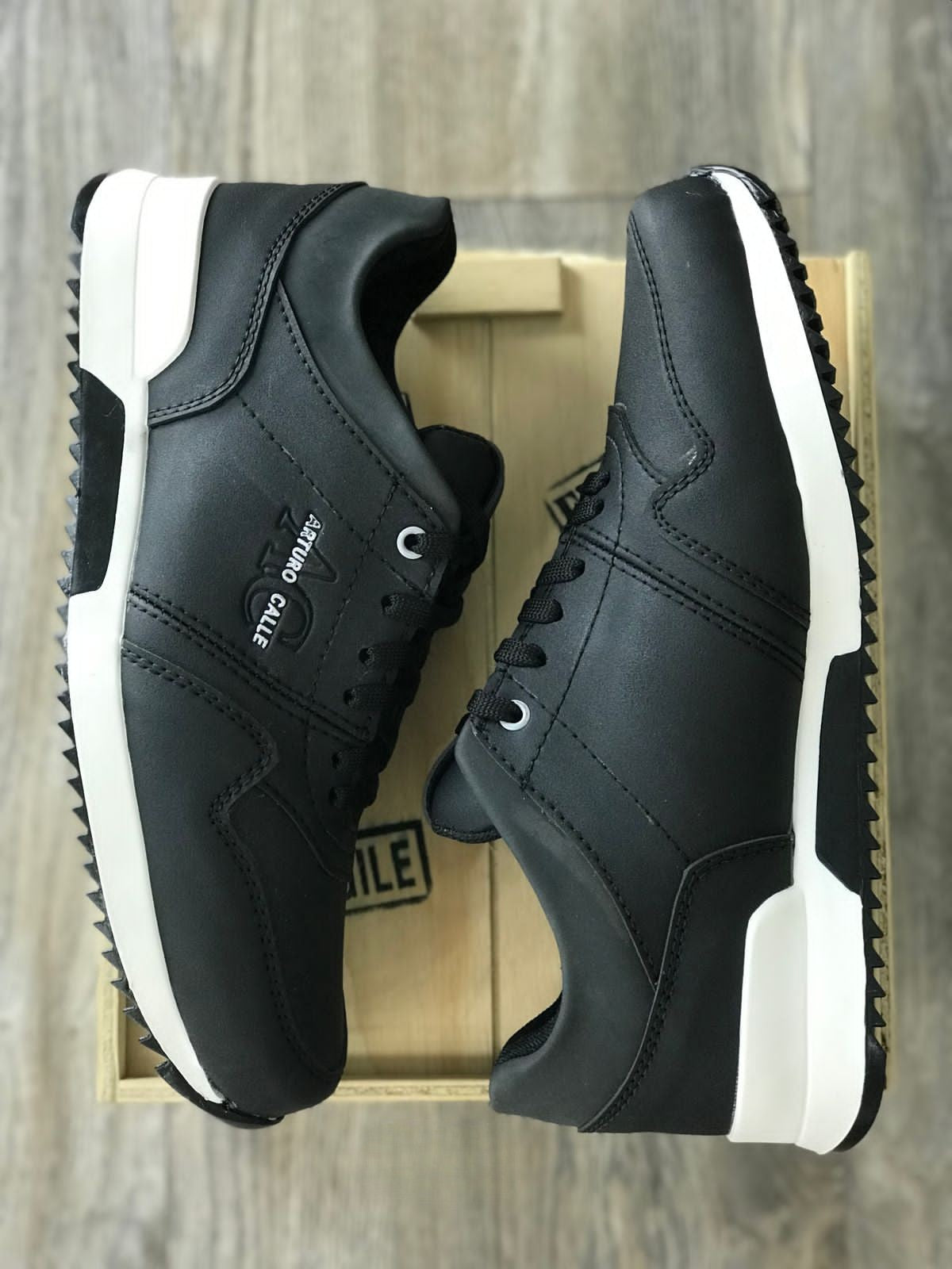 Tenis Casual Arturo Calle – Perfectos para Cada Paso